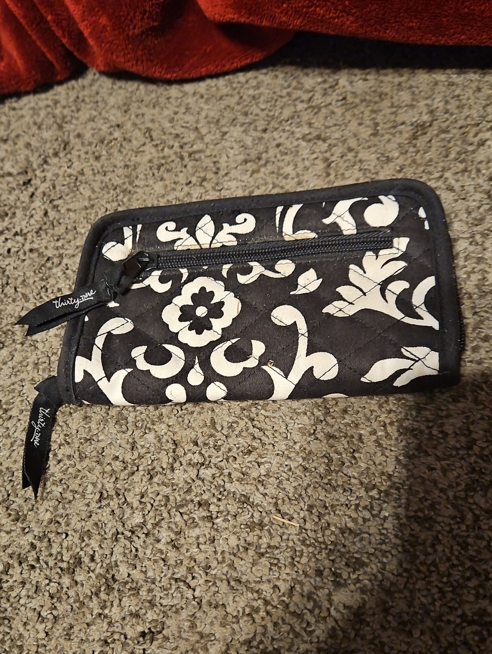thirty-one Black and White Quilted Wallet with Floral Pattern